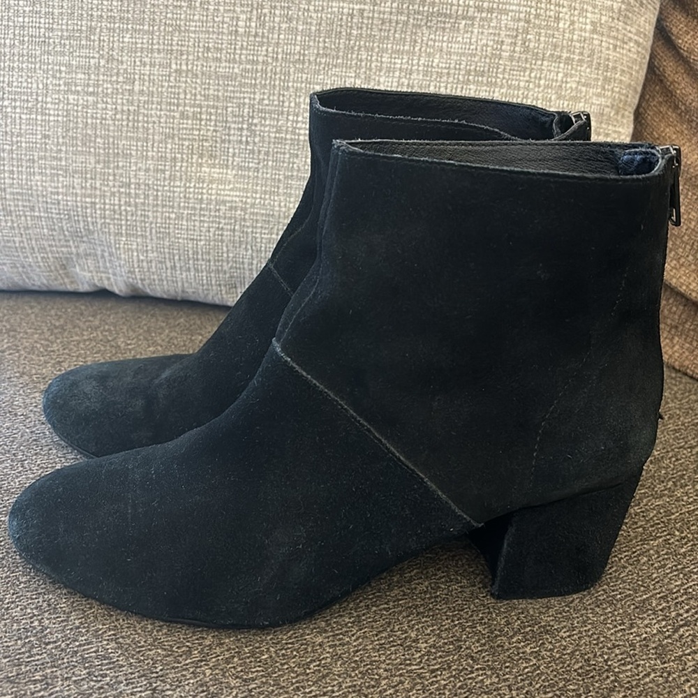 Steve‎ Madden Black Suede Ankle Boot Chunky Heel Size 10